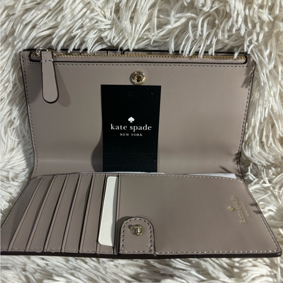 Kate spade ♠️ Wallet - Picture 2 of 4
